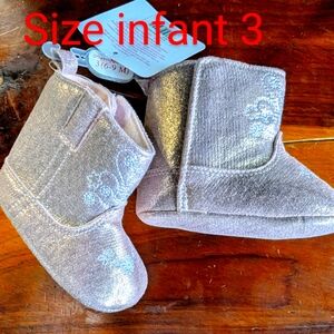 Pink infant girl boots size 3 for 6-9 months
